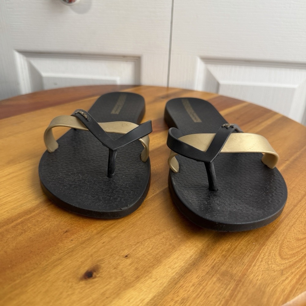 Ipanema Kirei Black Gold Strappy Sandals Women's Size 8 / 9 Beach Cruise Office - Picture 4 of 8